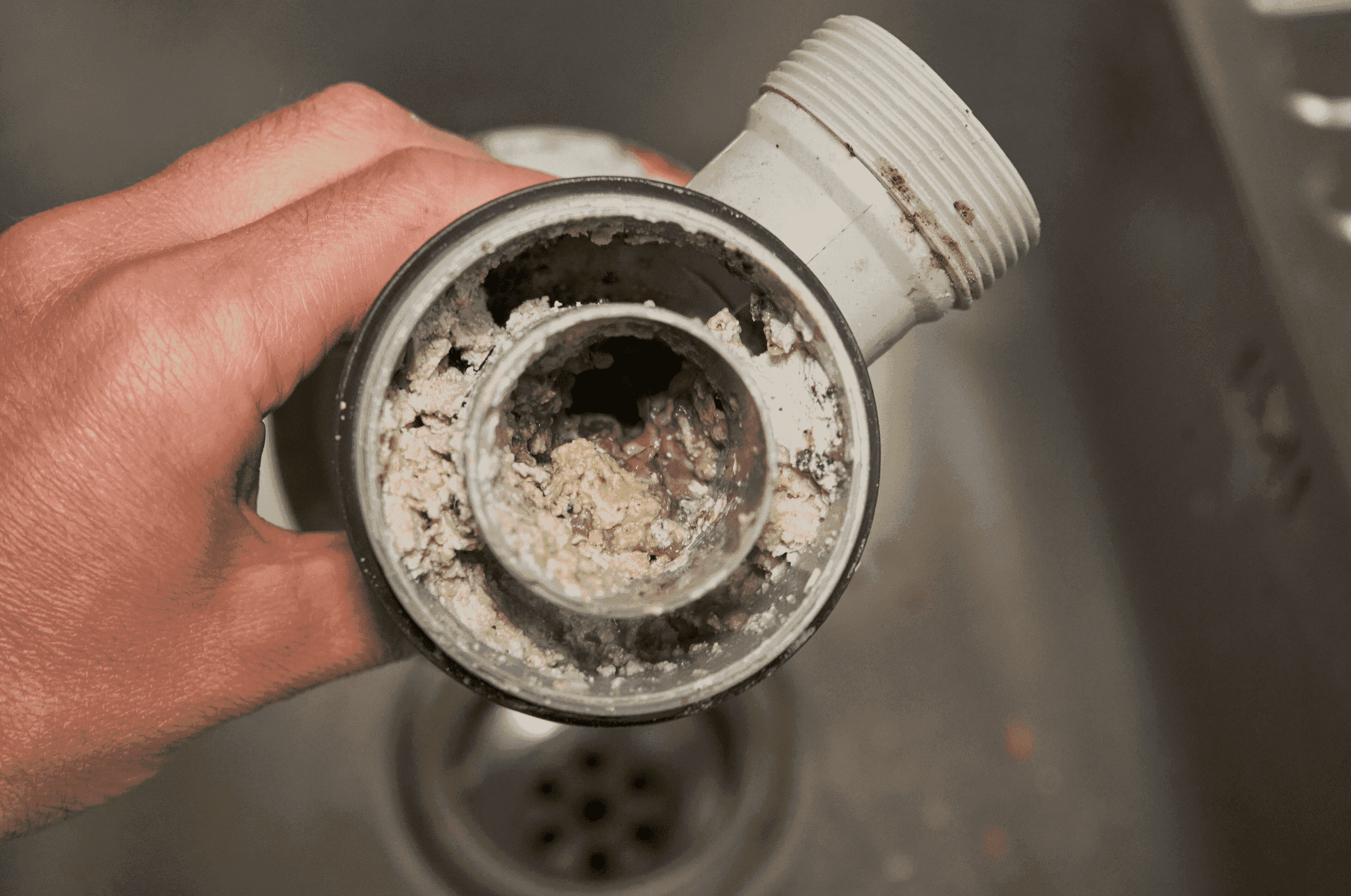 نحوه رفع گرفتگی سینک آشپزخانه